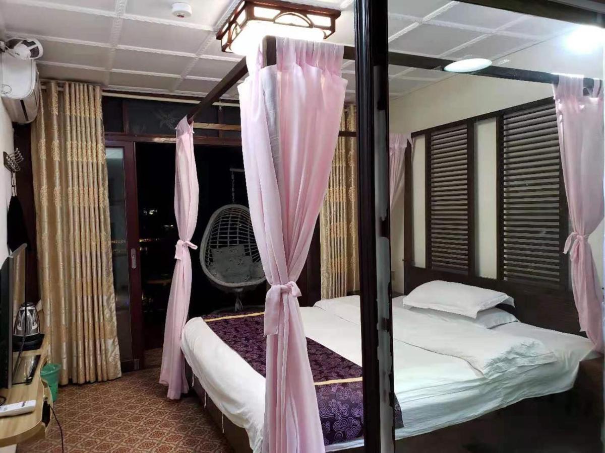 Lqj Riverside Guest House Fenghuang Buitenkant foto
