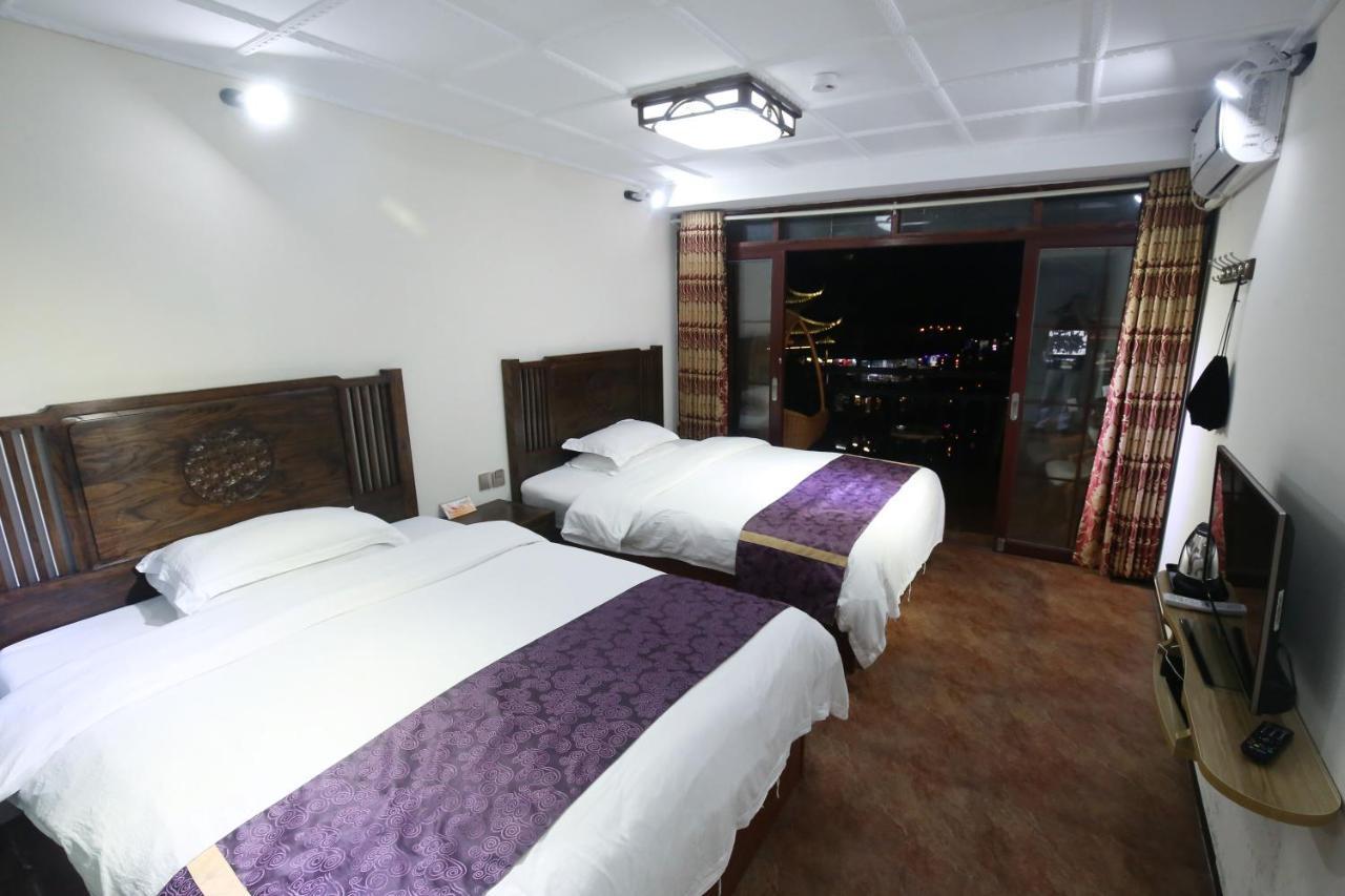 Lqj Riverside Guest House Fenghuang Buitenkant foto