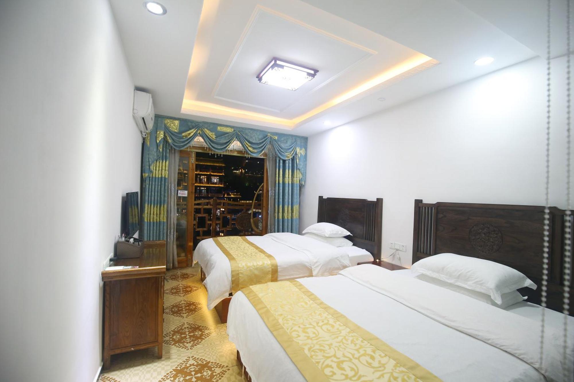 Lqj Riverside Guest House Fenghuang Buitenkant foto