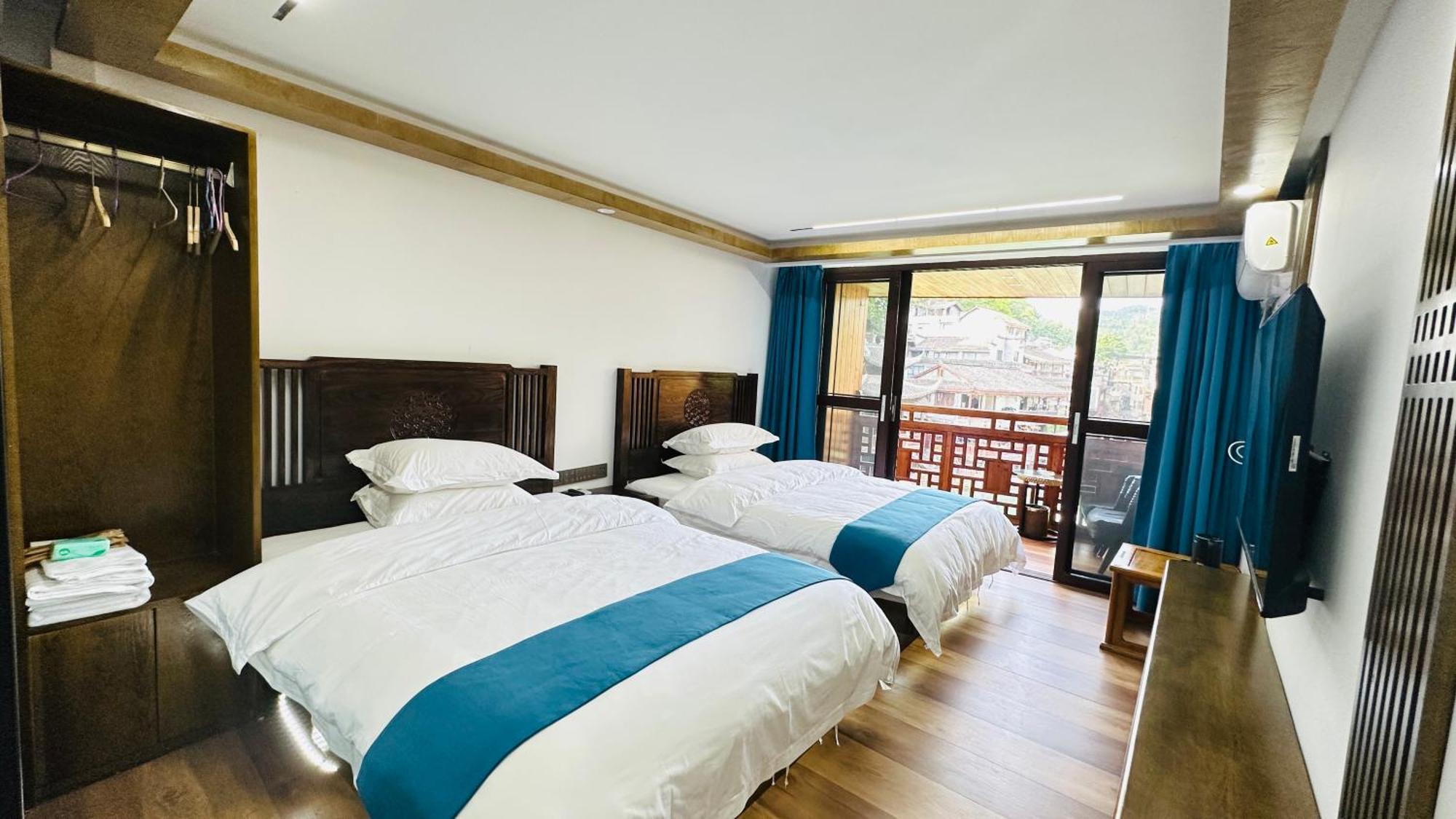 Lqj Riverside Guest House Fenghuang Buitenkant foto