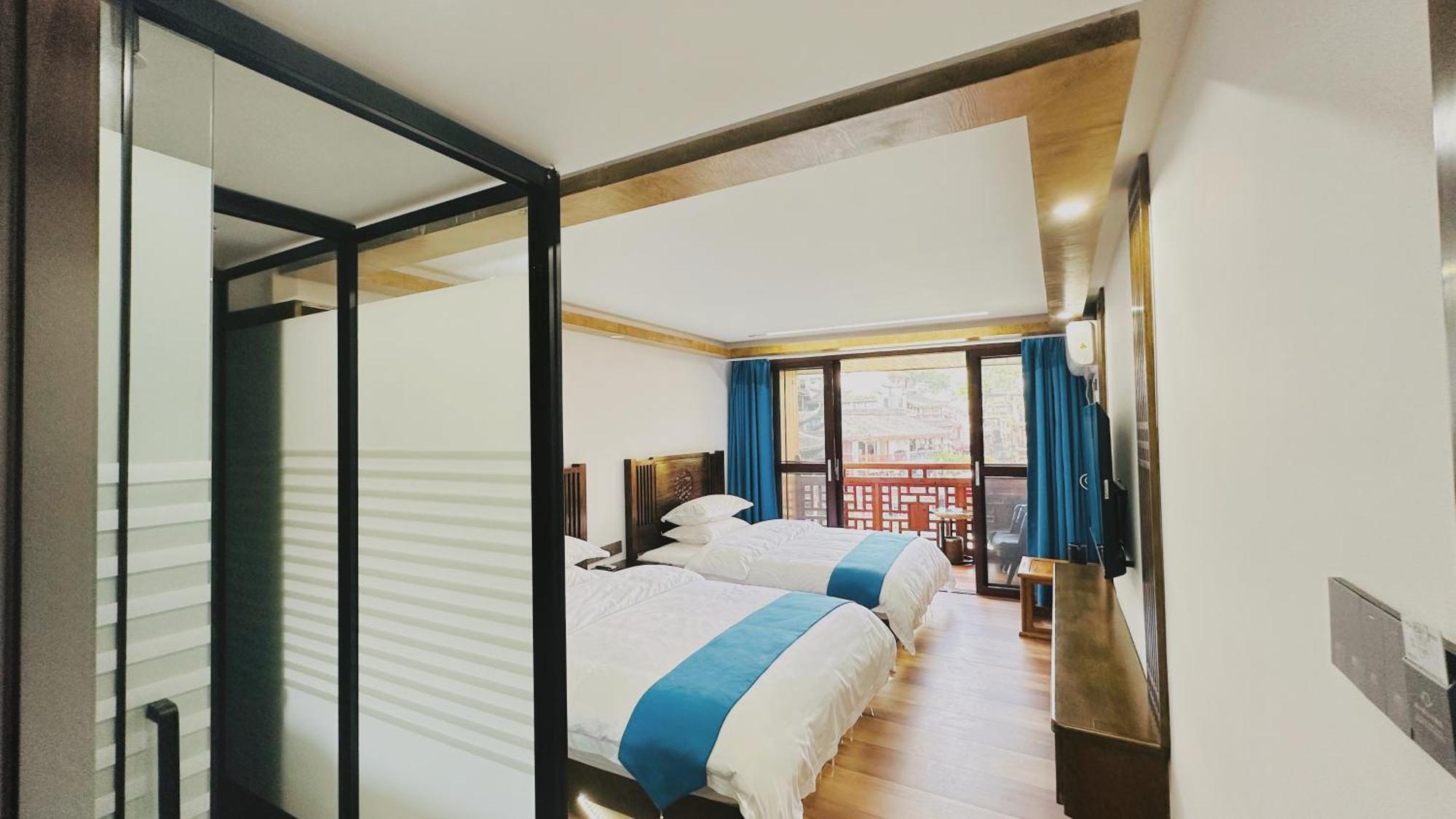 Lqj Riverside Guest House Fenghuang Buitenkant foto