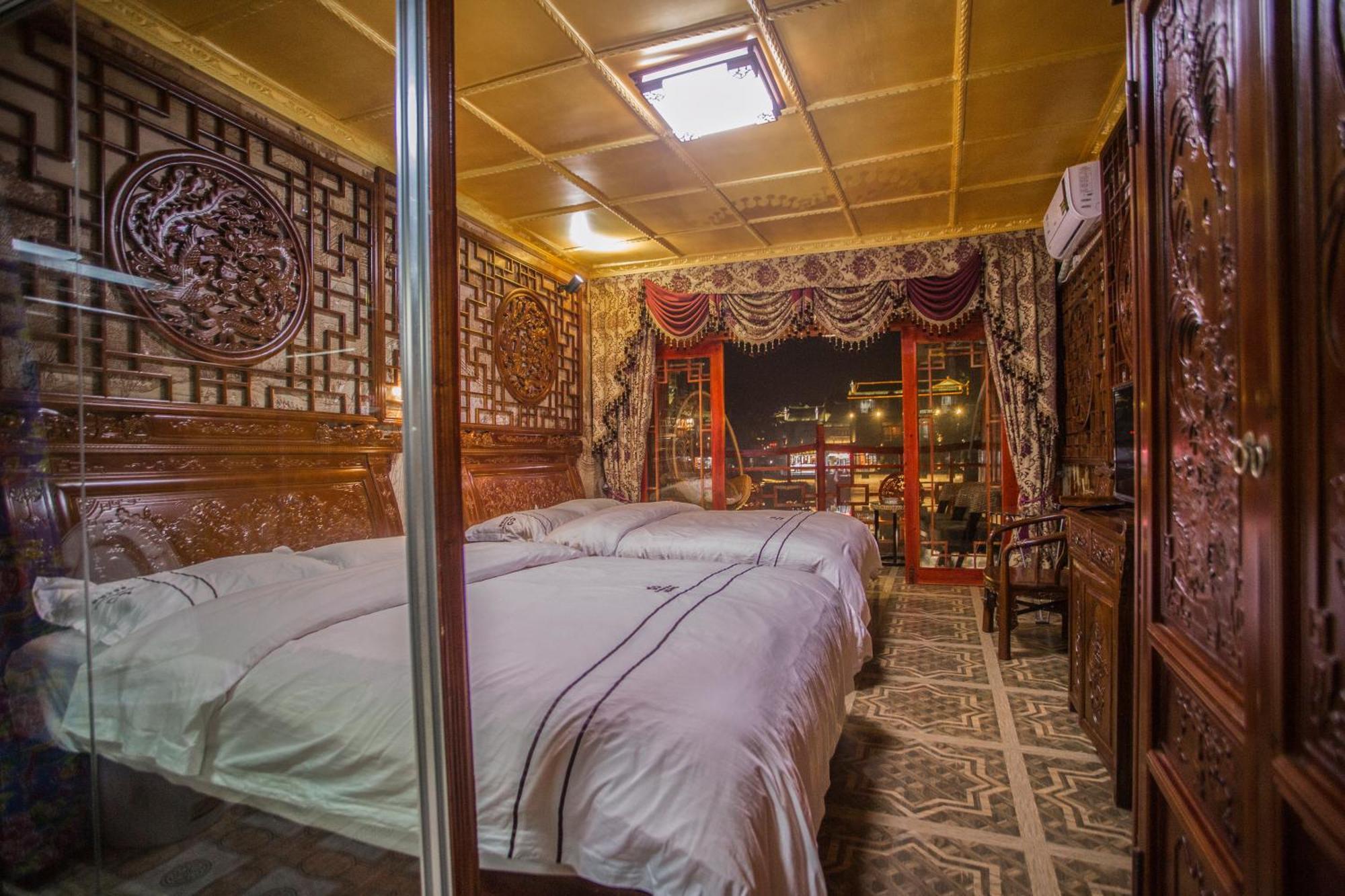 Lqj Riverside Guest House Fenghuang Buitenkant foto