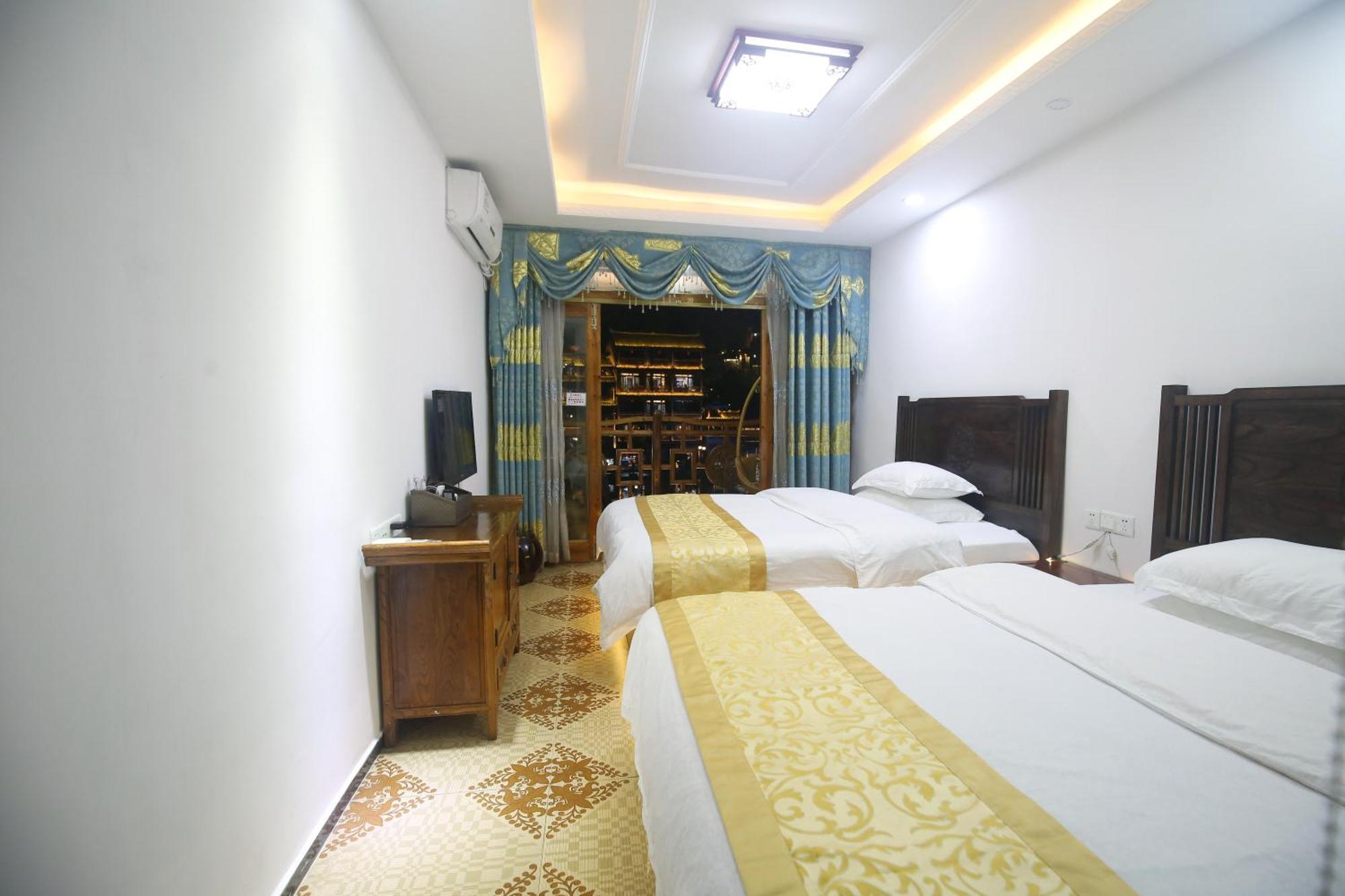 Lqj Riverside Guest House Fenghuang Buitenkant foto